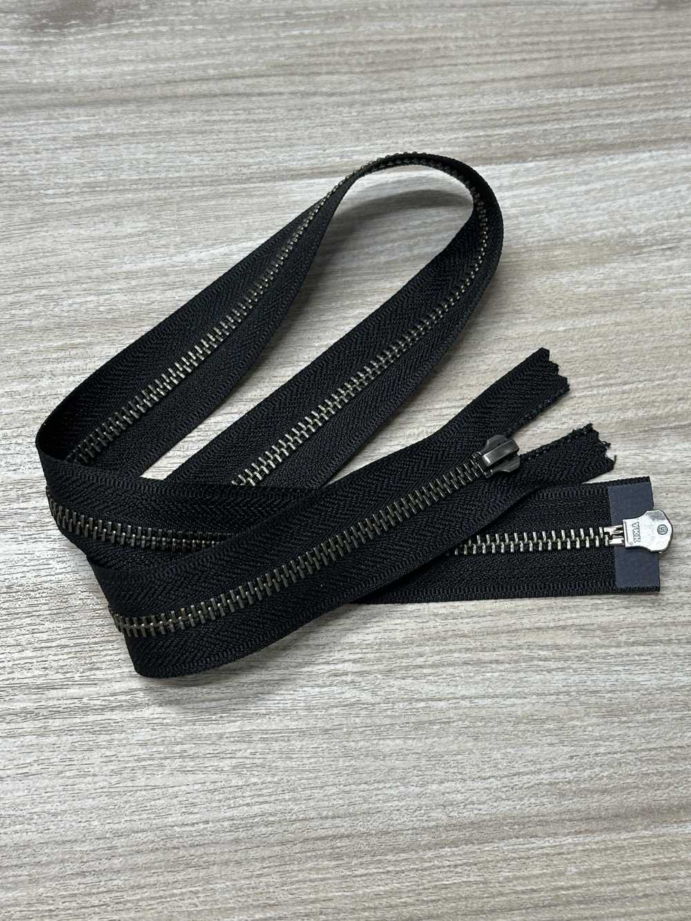 5RGTHMMR-OUTLET Metal Zipper Size 5, Antique Silver, Two Way Separator YKK