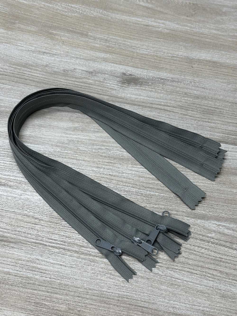 3CFC-OUTLET Coil Zipper Size 3 Closed End YKK