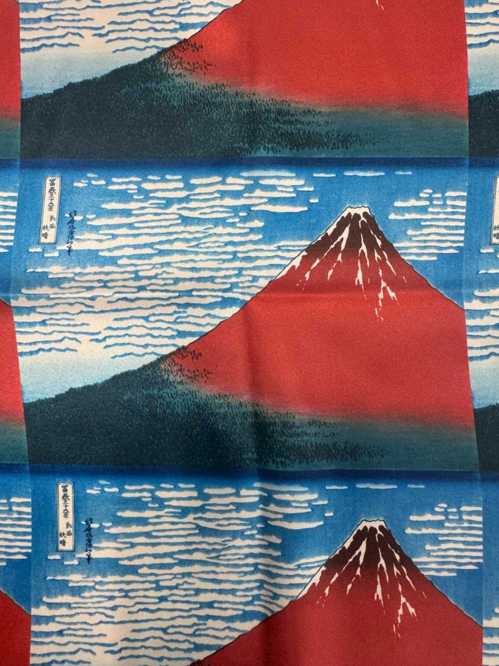TPS3002 Katsushika Hokusai Print Lining, Repeat Pattern