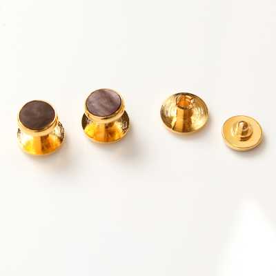 F-2 Stud Button Black Mother-of-Pearl Gold Round